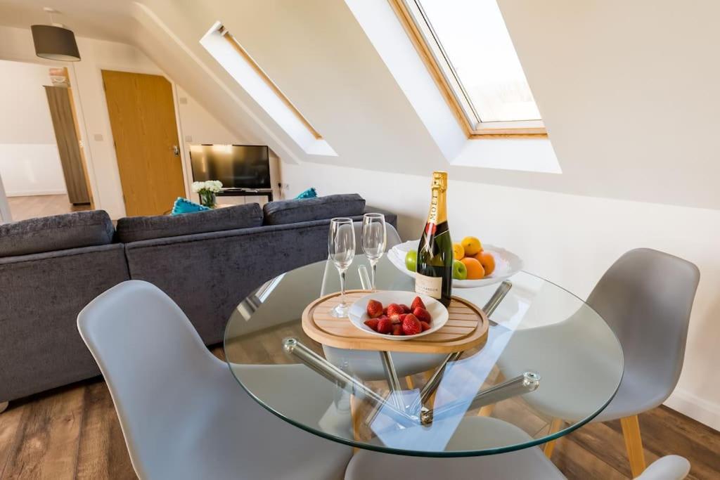 Tm - Rana Court 1 Bedroom Apartment With Balcony Oxford Exterior foto